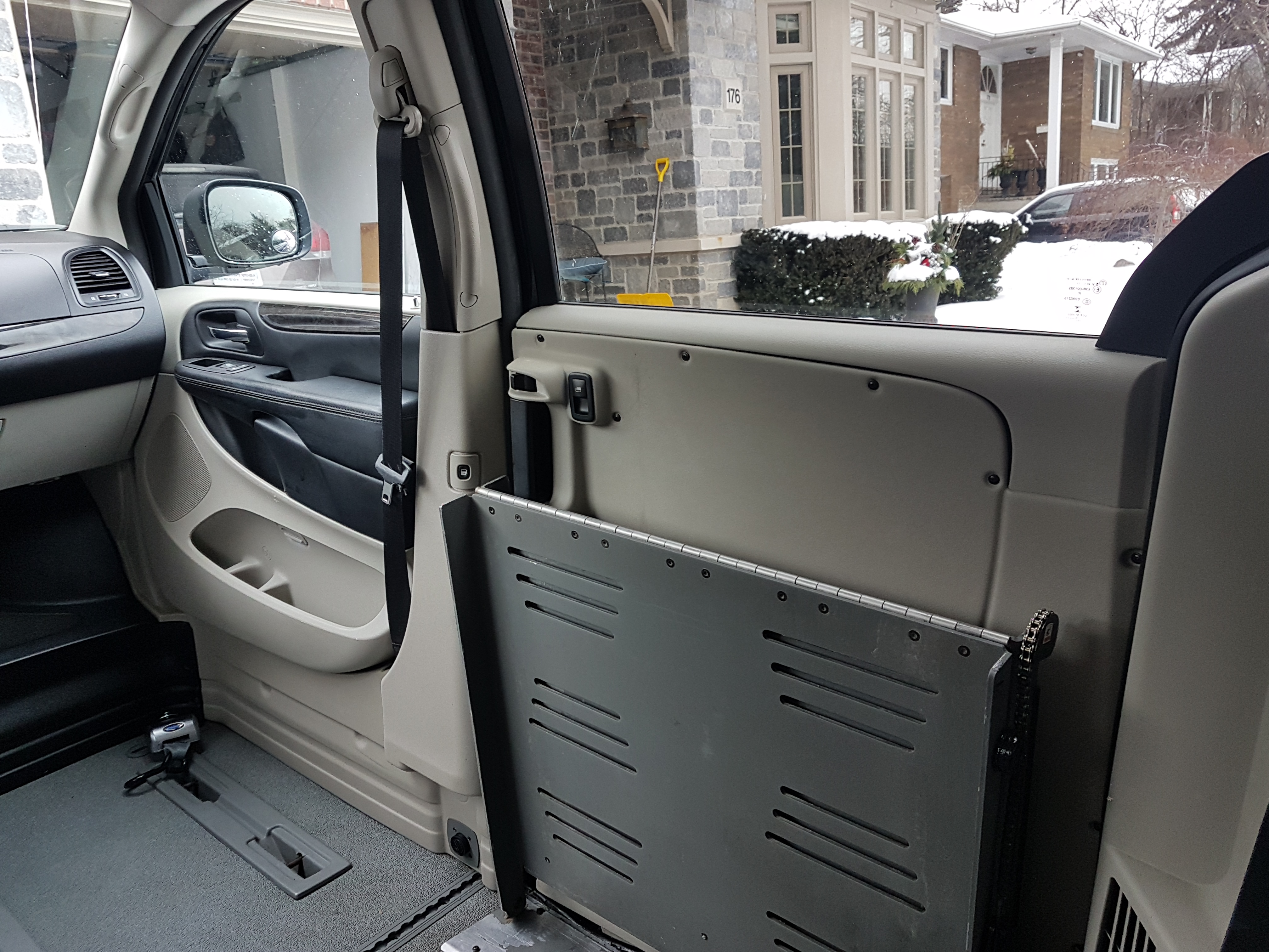 wheelchair accessible van rental